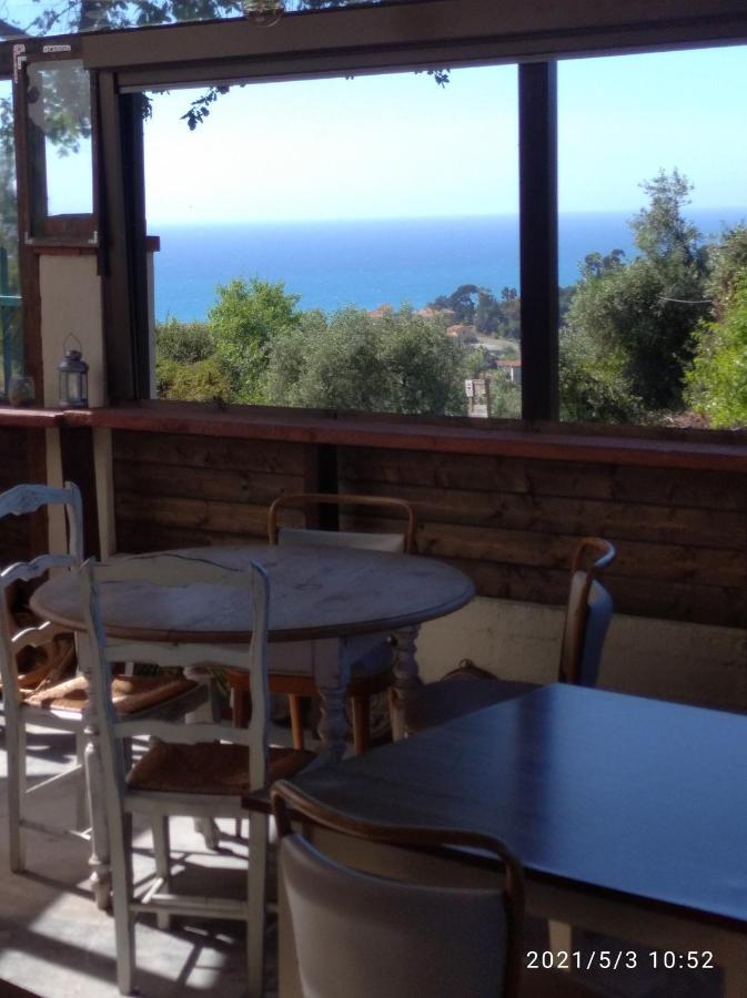 La Quercia Agriturismo Imperia Εξωτερικό φωτογραφία